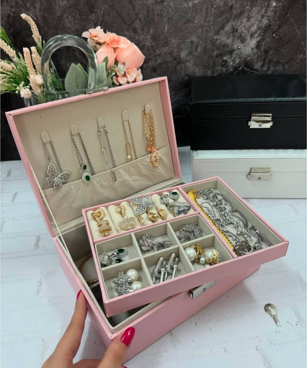 علبة منظمة للمجوهرات