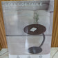 طاولة جانبية عادية بتصميم على شكل حرف Table d'appoint générique au design en forme de C