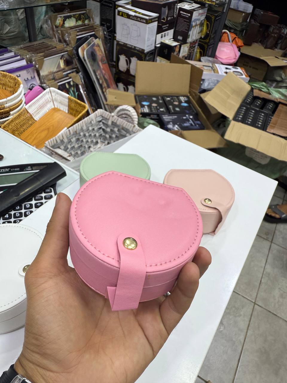 Boîte à bijoux créative et portable صندوق مجوهرات إبداعي وقابل للحمل