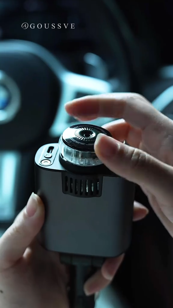 شاحن سيارة مع كابلات قابلة للسحب ناشر الزيوت الأساسية وإضاءة النجوم Chargeur de Voiture 45W 5-en-1 avec Câbles Rétractables, PD 30W, Diffuseur d’Huiles Essentielles et Lumière Starlight
