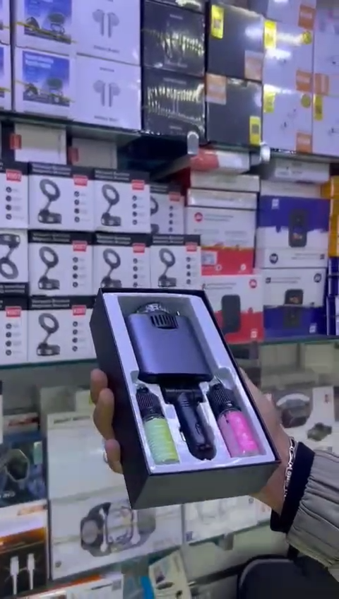 Chargeur de Voiture 5-en-1 Starlight Rétractable Diffuseur d’Arôme Intégré