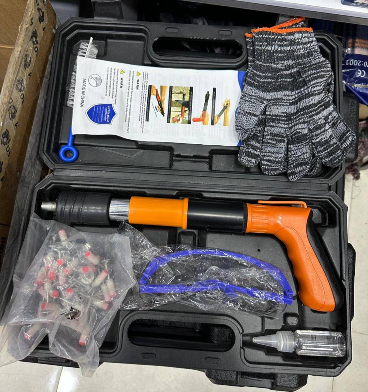 مسدس تثبيت يدوي مباشر Pistolet de fixation directe manuel