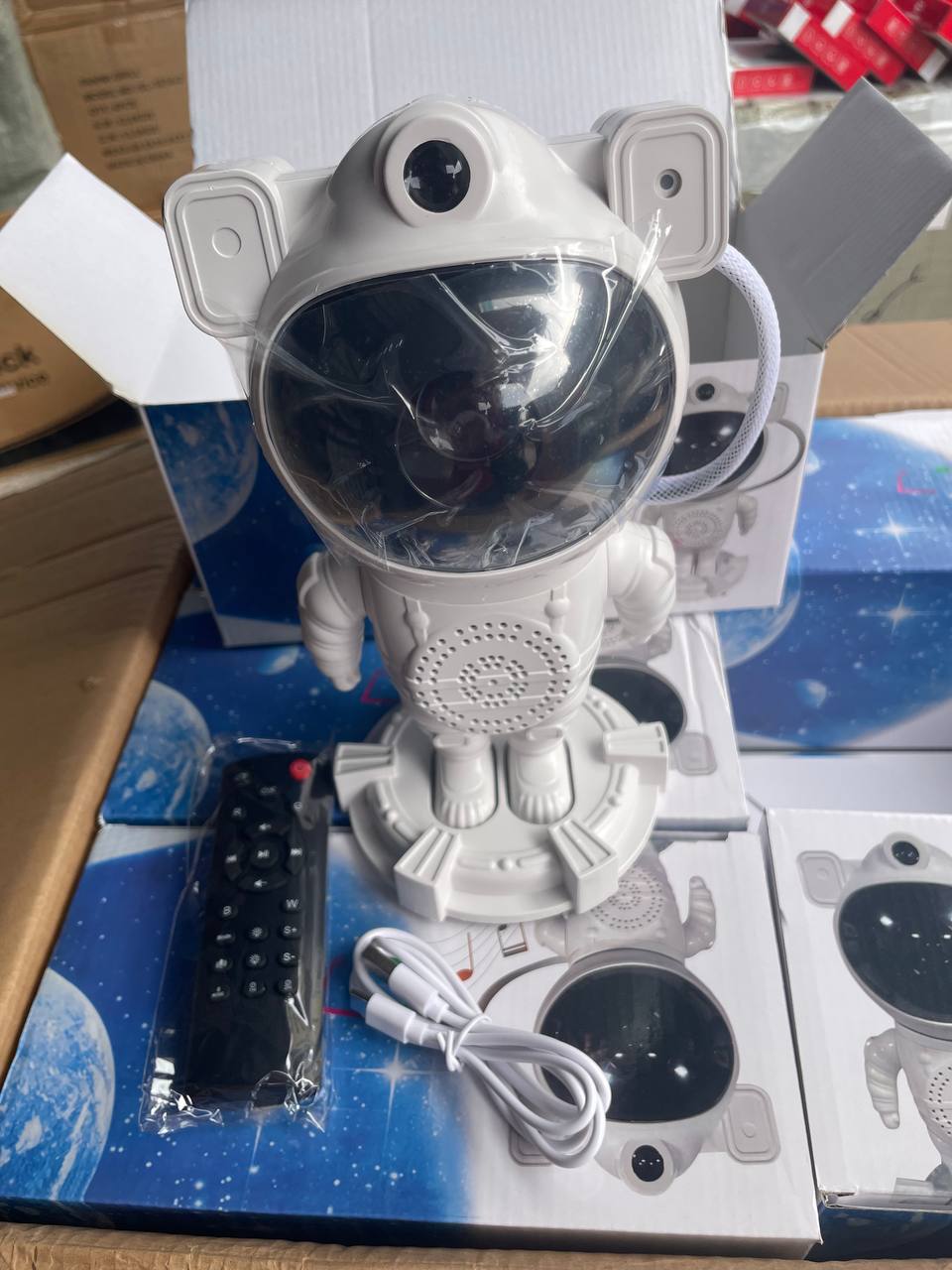 مصباح ليلي على شكل رائد فضاء Astronaute Veilleuse de nuit Projecteur LED Haute parleur Bluetooth Télécommande