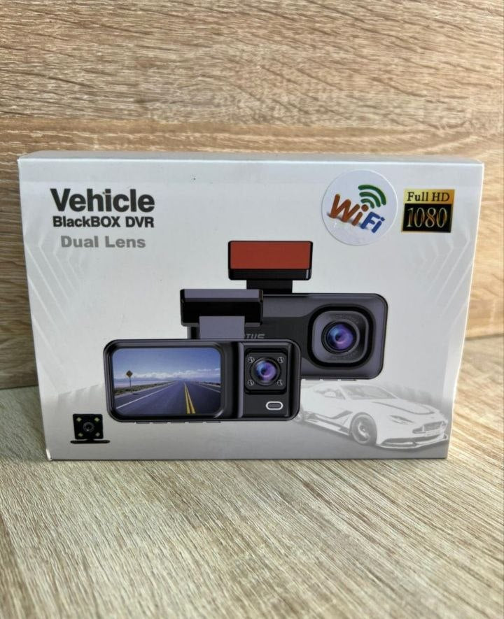 كاميرا لوحة القيادة Full HD 1080P بثلاث عدسات مسجل DVR برؤية ليلية Vehicle Blackbox DVR Full HD1080 Dashcam 3 Caméras Avant Intérieur Arrière avec WiFi