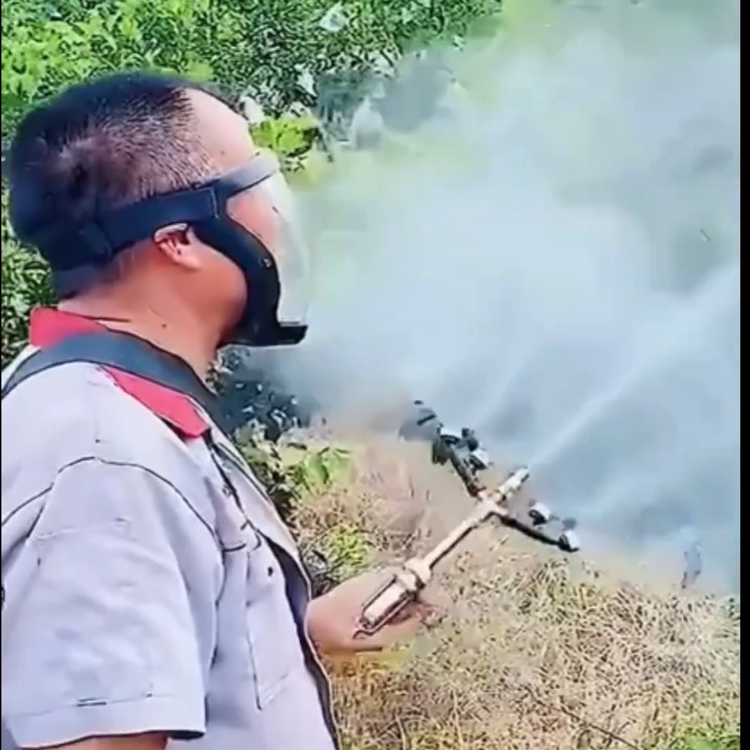 ماسك ديال الأشغال Masque de sécurité transparent pour une protection polyvalente