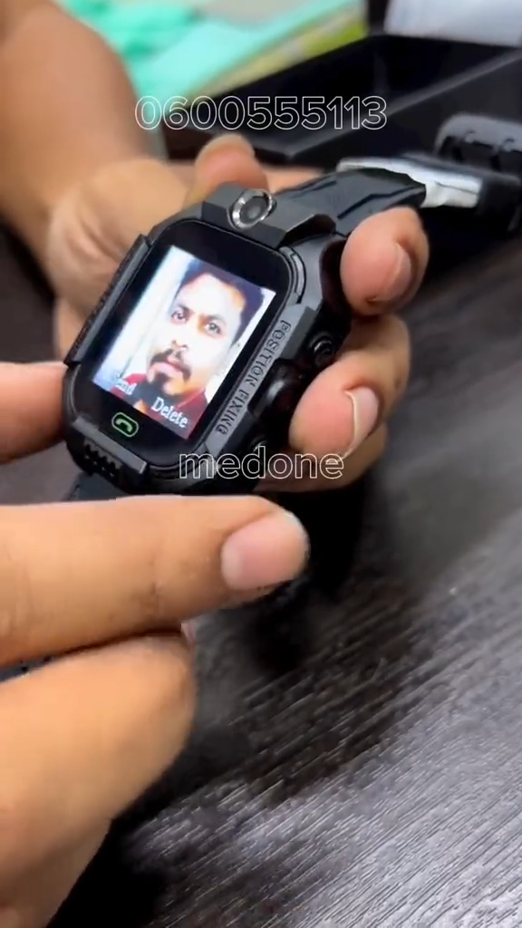 Montre intelligente connectée enfant Smart watch GPS-Camera-SOS-SIM