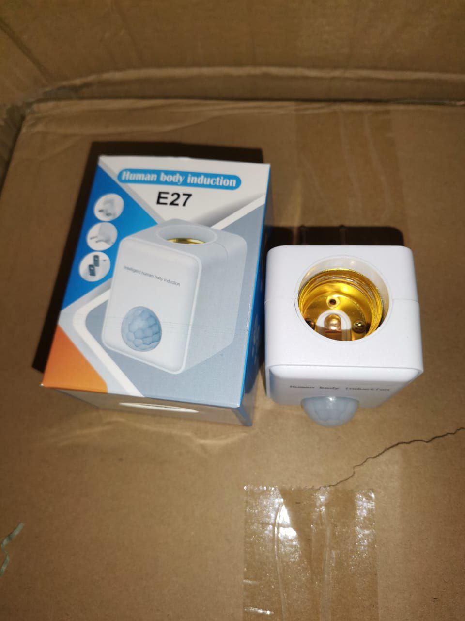 مقبس مصباح ذكي مزود بمستشعر حركة بالأشعة تحت الحمراء وقابس حائط Douille de lampe intelligente avec capteur de mouvement PIR et prise murale