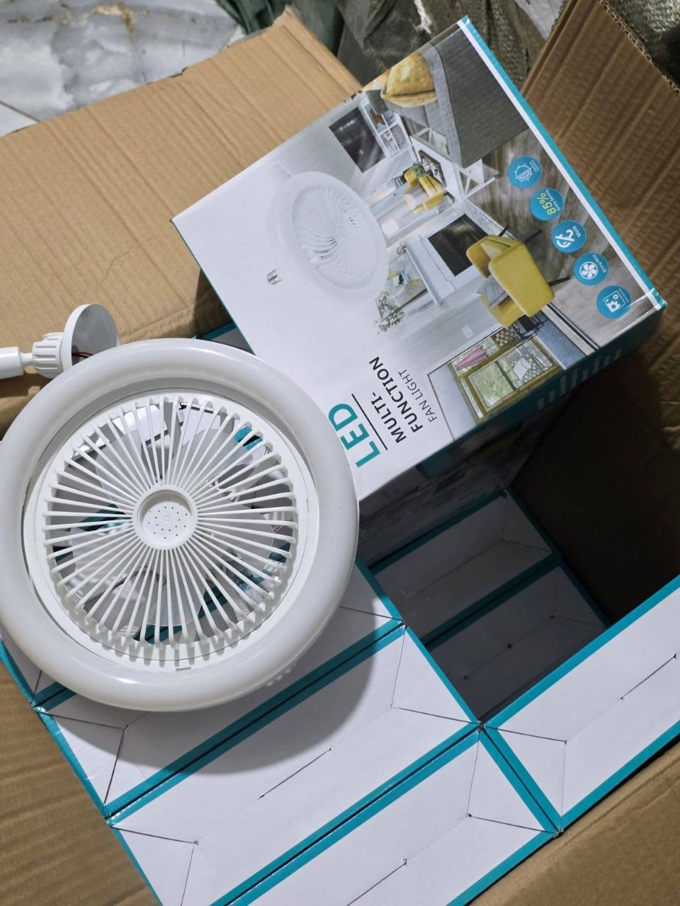 مروحة سقف مزودة بإضاءة مدمجة وجهاز تحكم عن بعد30W Ventilateur de plafond avec lumière intégrée et télécommande