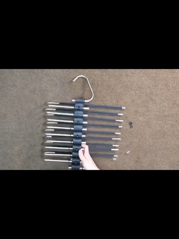 Cintres pour pantalons, peu encombrants en acier inoxydable شماعات بنطلونات من الفولاذ المقاوم للصدأ موفرة للمساحة، غير قابلة للانزلاق