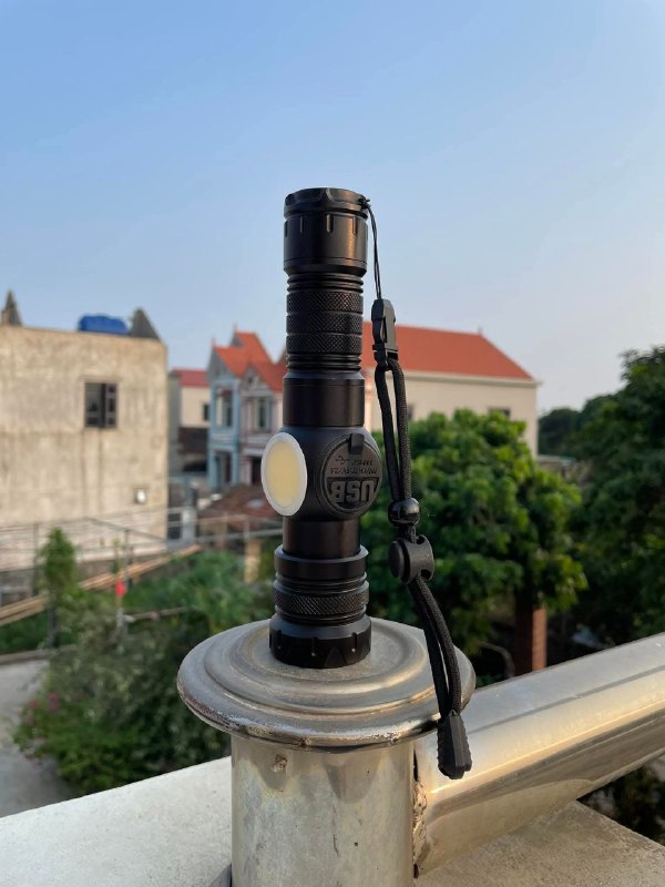 مصباح يدوي بضوء ساطع متعدد الوظائف 3في1 Lampe rechargeabble