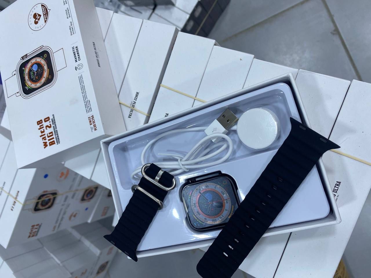 Smart Watch watch8 2.0 modèle HW22 Plus Ultra