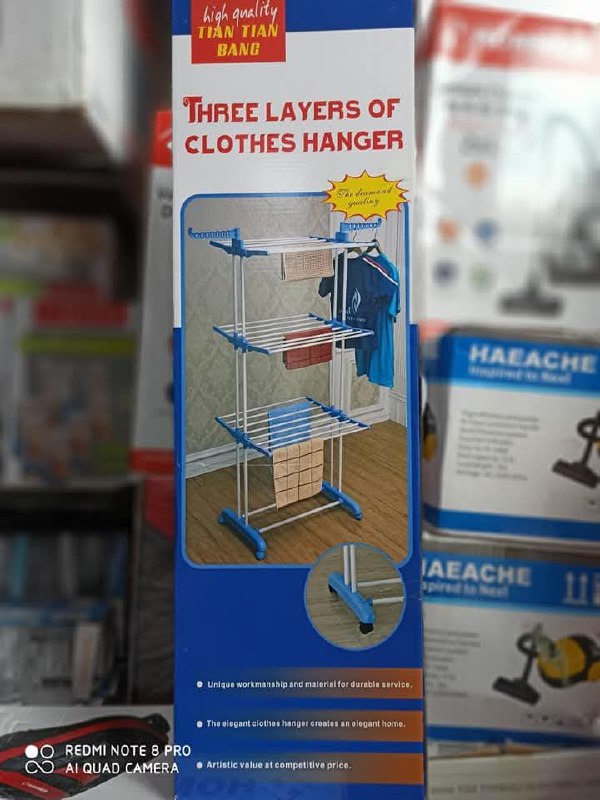 ثلاث طبقات من شماعات الملابس Three layers of clothes hanger