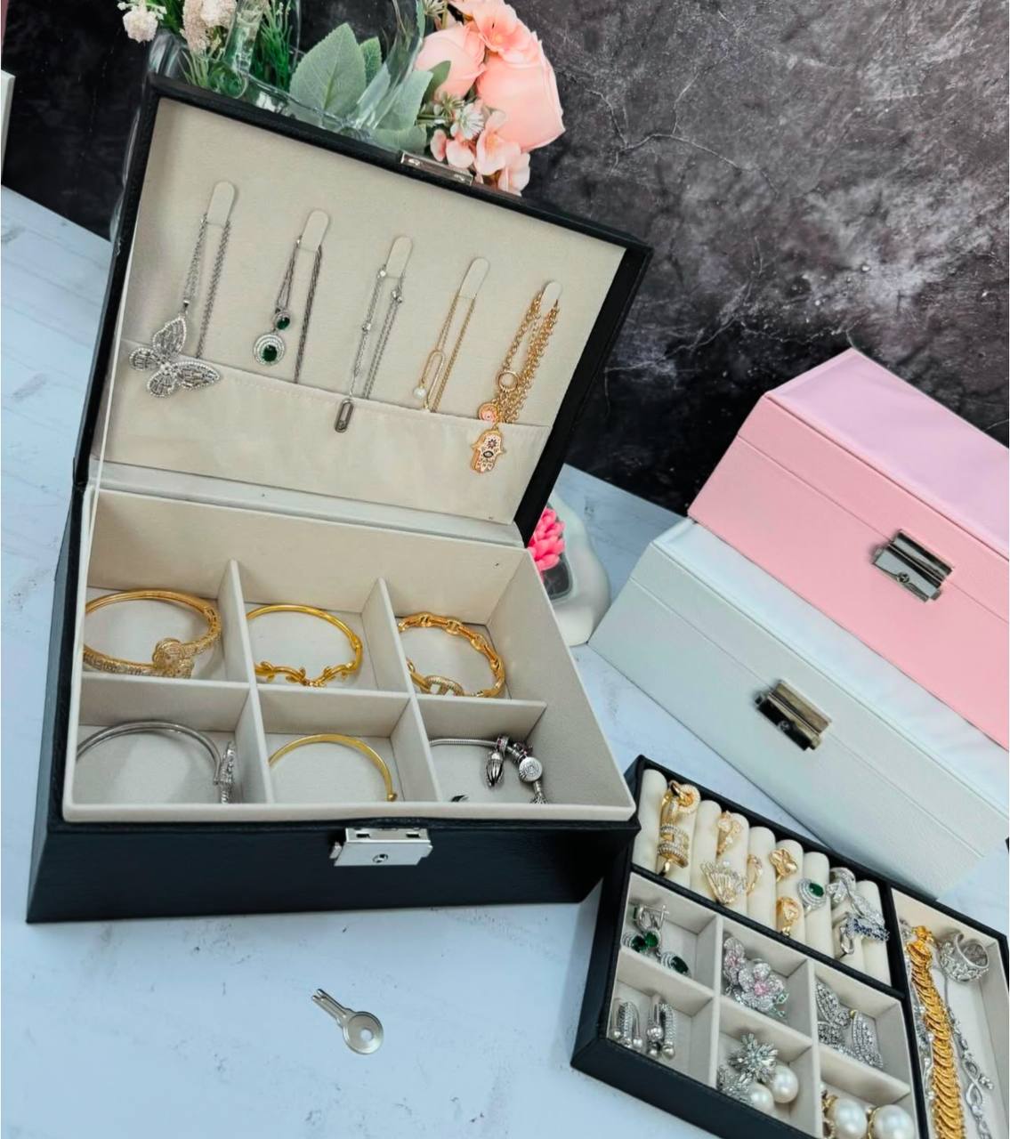 علبة منظمة للمجوهرات