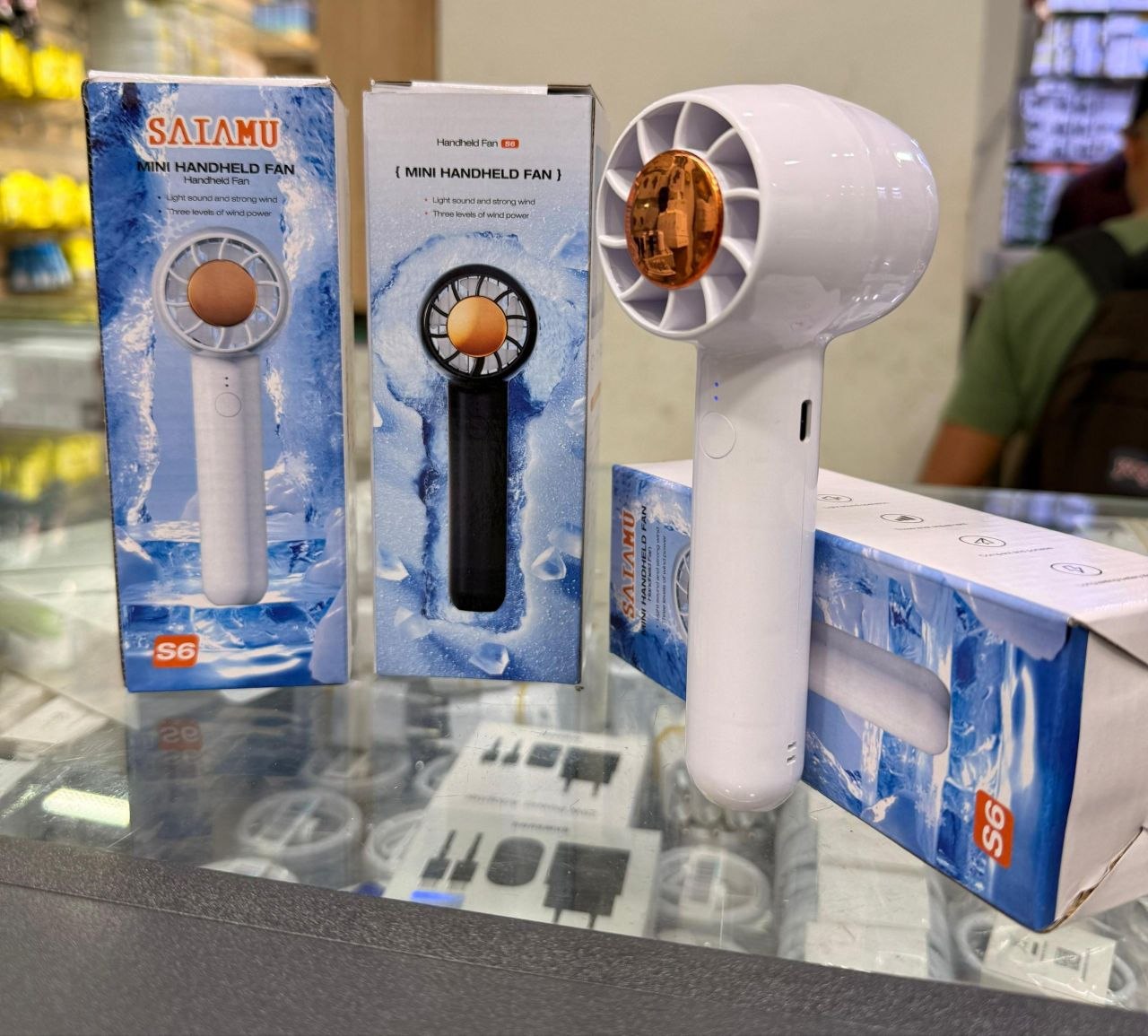 Mini ventilateur portatif مروحة يدوية صغيرة