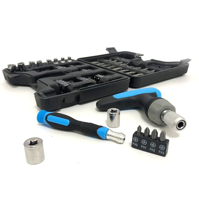 مجموعة أدوات متعددة الأغراض مكونة من 63 قطعة: للسيارات Coffret outils polyvalent 63 pcs
