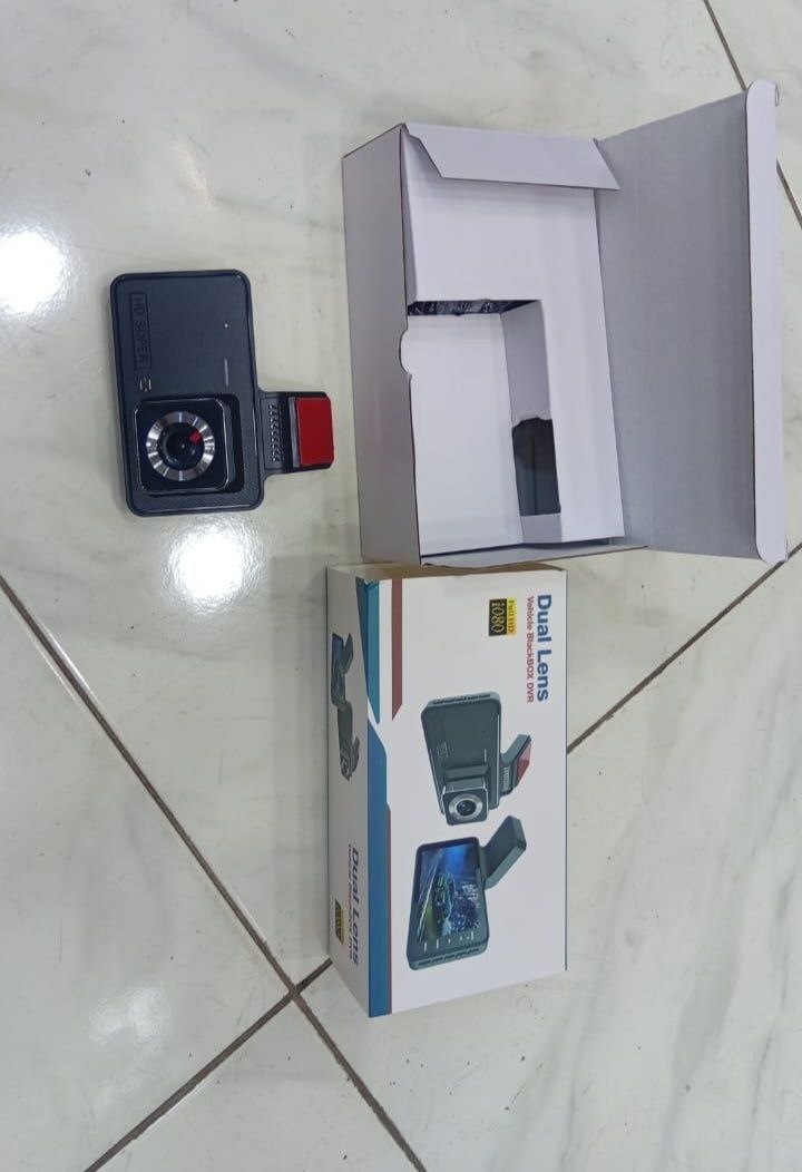 مسجل فيديو للقيادة في السيارة من الأمام والخلف ليلاً ونهارا Enregistreur vidéo de conduite automobile