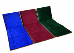 مسند للظهر و سجادة للصلاة