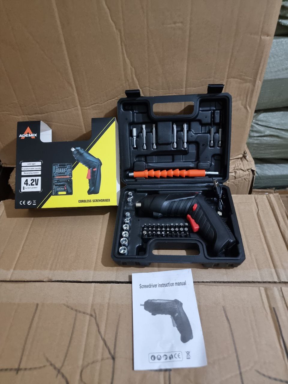 مثقاب مفك براغي كهربائي لاسلكي مع مصباح LED Kit de tournevis électrique 47 en 1, rechargeable et rotatif, avec perceuse-visseuse sans fil, LED intégrée et batterie 1300 mAh