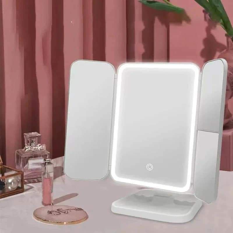 مرآة مكياج  LED Makeup Mirror