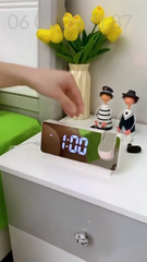 Horloge numérique multifonctionnelle avec affichage LED ساعة رقمية متعددة الوظائف مع شاشة LED وإسقاط الوقت