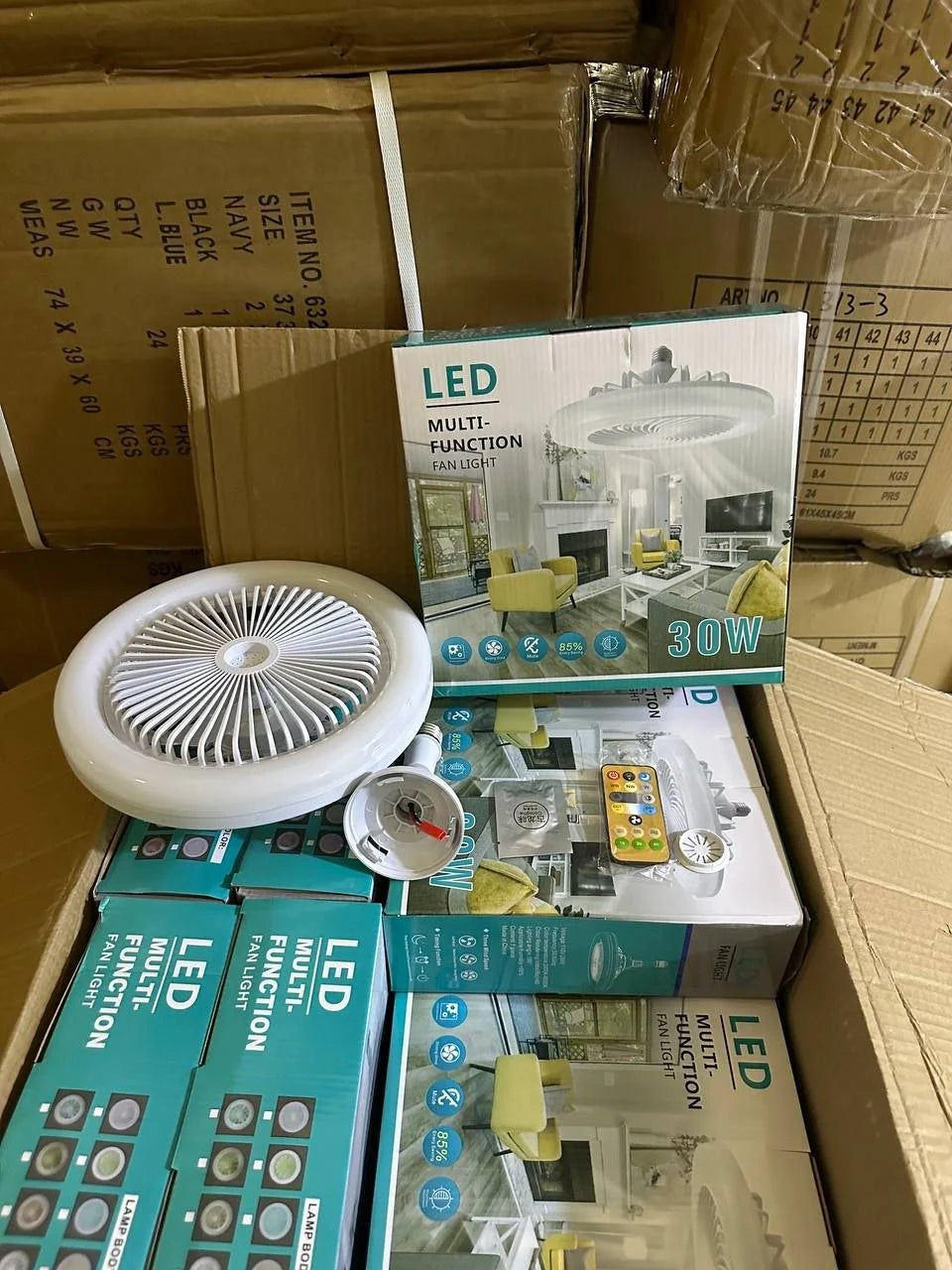 مروحة سقف مزودة بإضاءة مدمجة وجهاز تحكم عن بعد30W Ventilateur de plafond avec lumière intégrée et télécommande