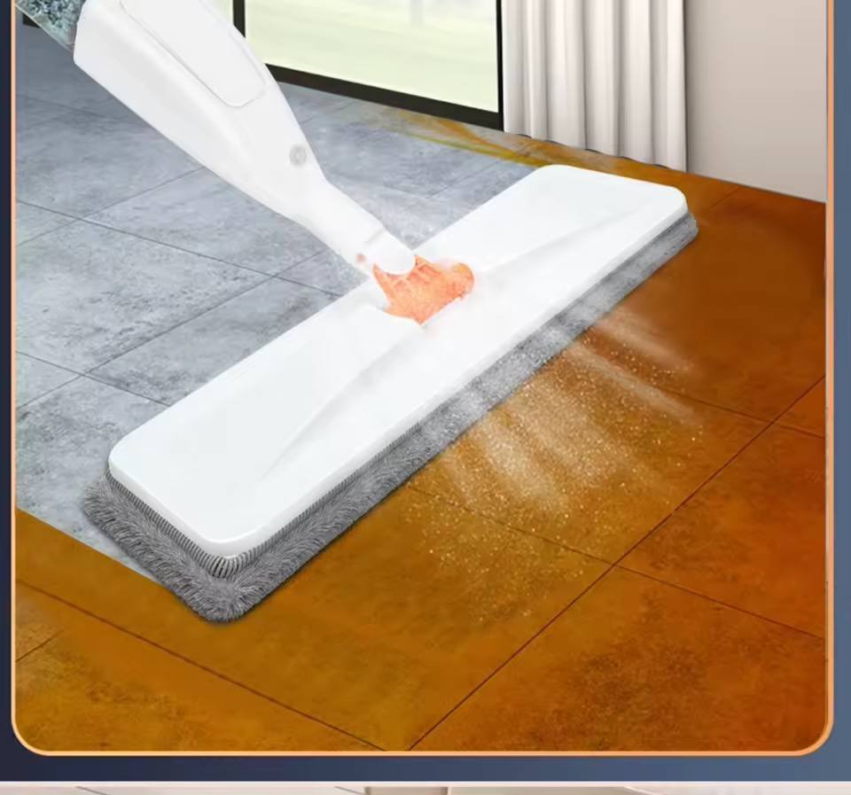 ممسحة برشّاش الماء مدمج Balai-serpillère avec pulvérisateur intégré