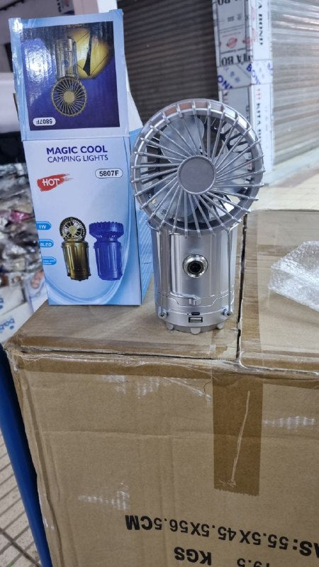 Lampe LED Camping Lampe De Poche solaire avec ventilateur مصباح تخييم LED مصباح يدوي يعمل بالطاقة الشمسية مع مروحة وبطارية شحن