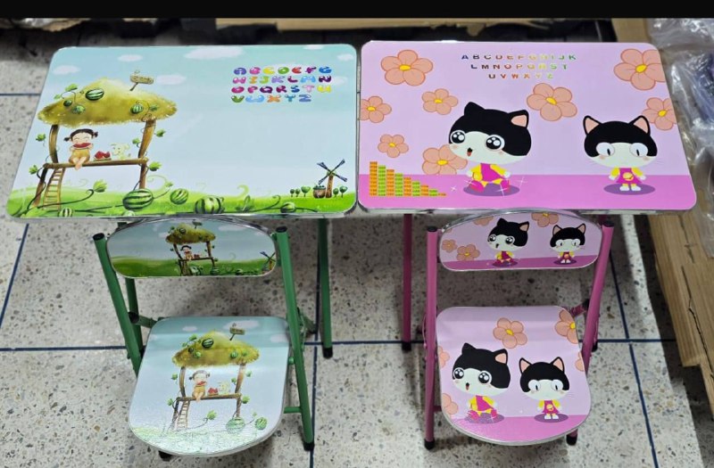 Table et une chaise pliante pour enfant طاولة وكرسي قابل للطي للأطفال