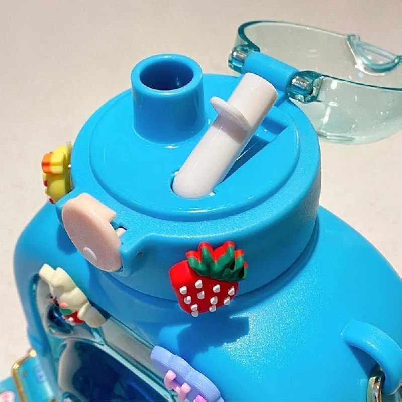 زجاجة مياه محمولة على شكل دب Cute Designer Teddy Water Bottle Bouteille d'eau portable en forme d'ourson avec paille