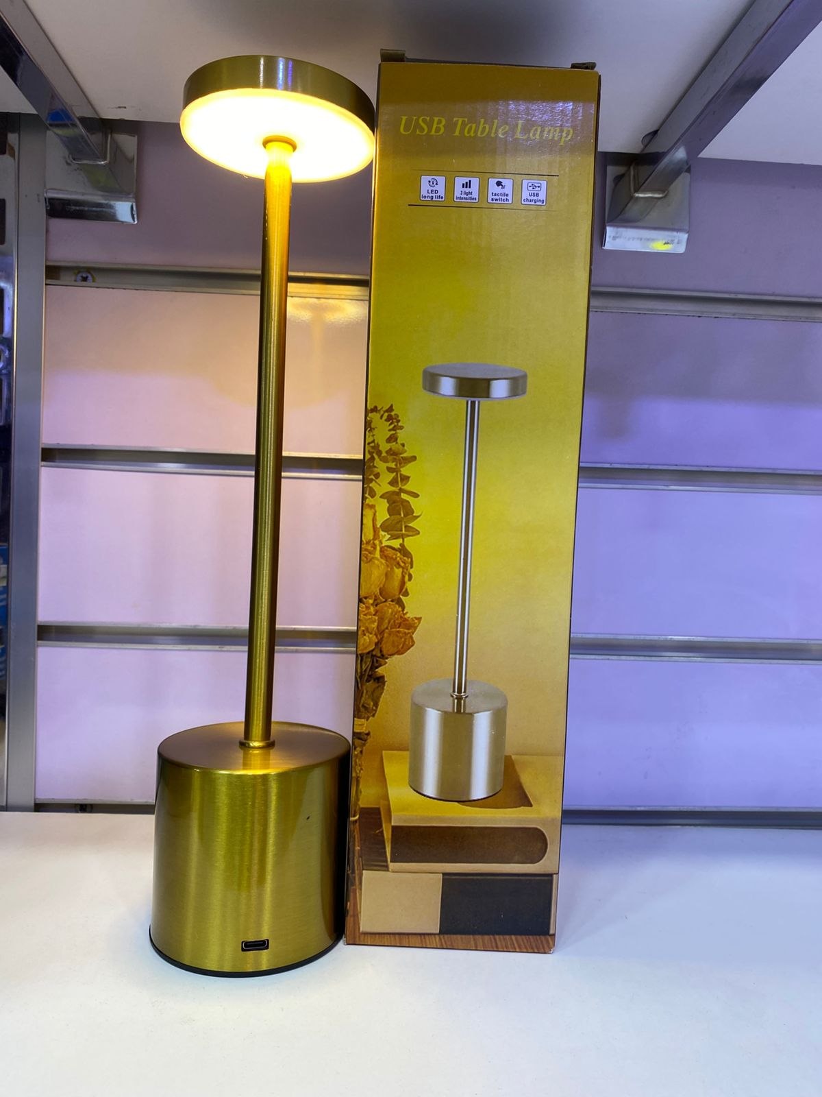 USB Table Lamp مصباح طاولة يعمل بمنفذ USB