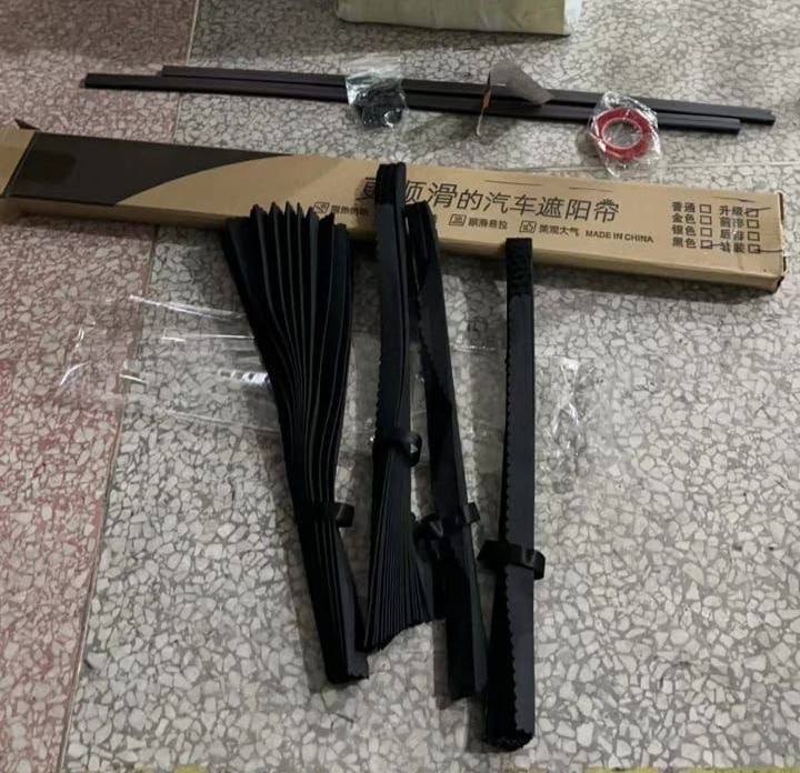 Rideaux de protection solaire Noir 4Pcs ستائر واقية من الشمس سوداء، 4 قطع، سهلة التركيب، حماية من الأشعة فوق البنفسجية