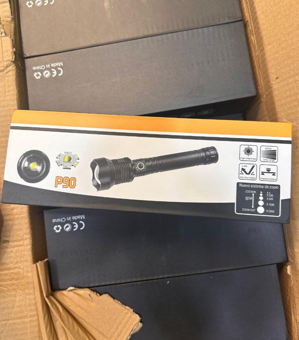 Lampe torche rechargeable ultra-légère P90 مصباح يدوي قابل لإعادة الشحن