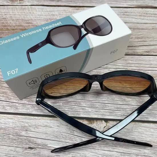 F06 lunettes intelligentes écouteur Anti-Blu-ray stéréo نظارات ذكية F06 مزودة بسماعات ستيريو مضادة للأشعة الزرقاء ومكبرات صوت