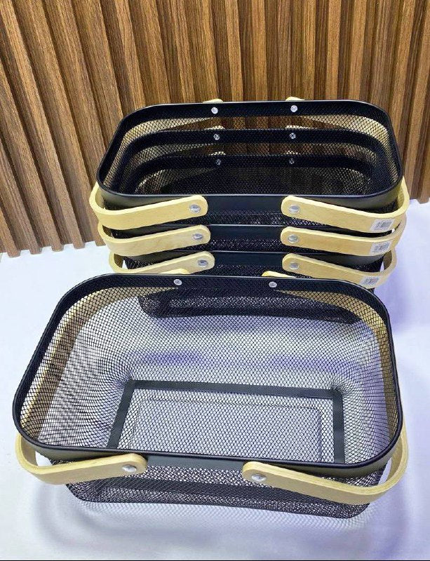 Panier de rangement multifonctionnel en maille métallique سلة تخزين شبكية معدنية متعددة الوظائف بمقابض خشبية