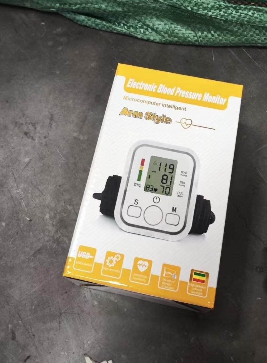 Electronic Blood Pressure Monitor Tensiomètre numérique automatique جهاز قياس ضغط الدم الإلكتروني