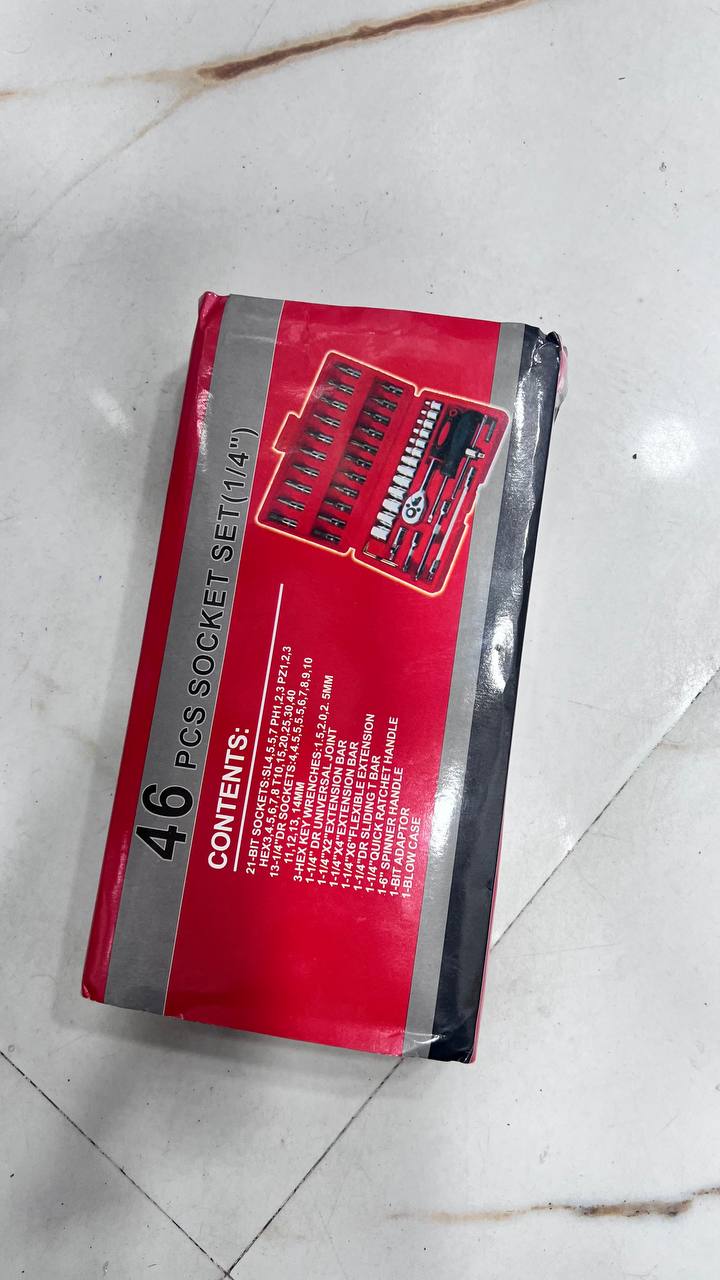 مجموعة أدوات المقبس والسقاطة المكونة من 46 قطعة Pack jeu de 46 pièces pour outils douilles et cliquets
