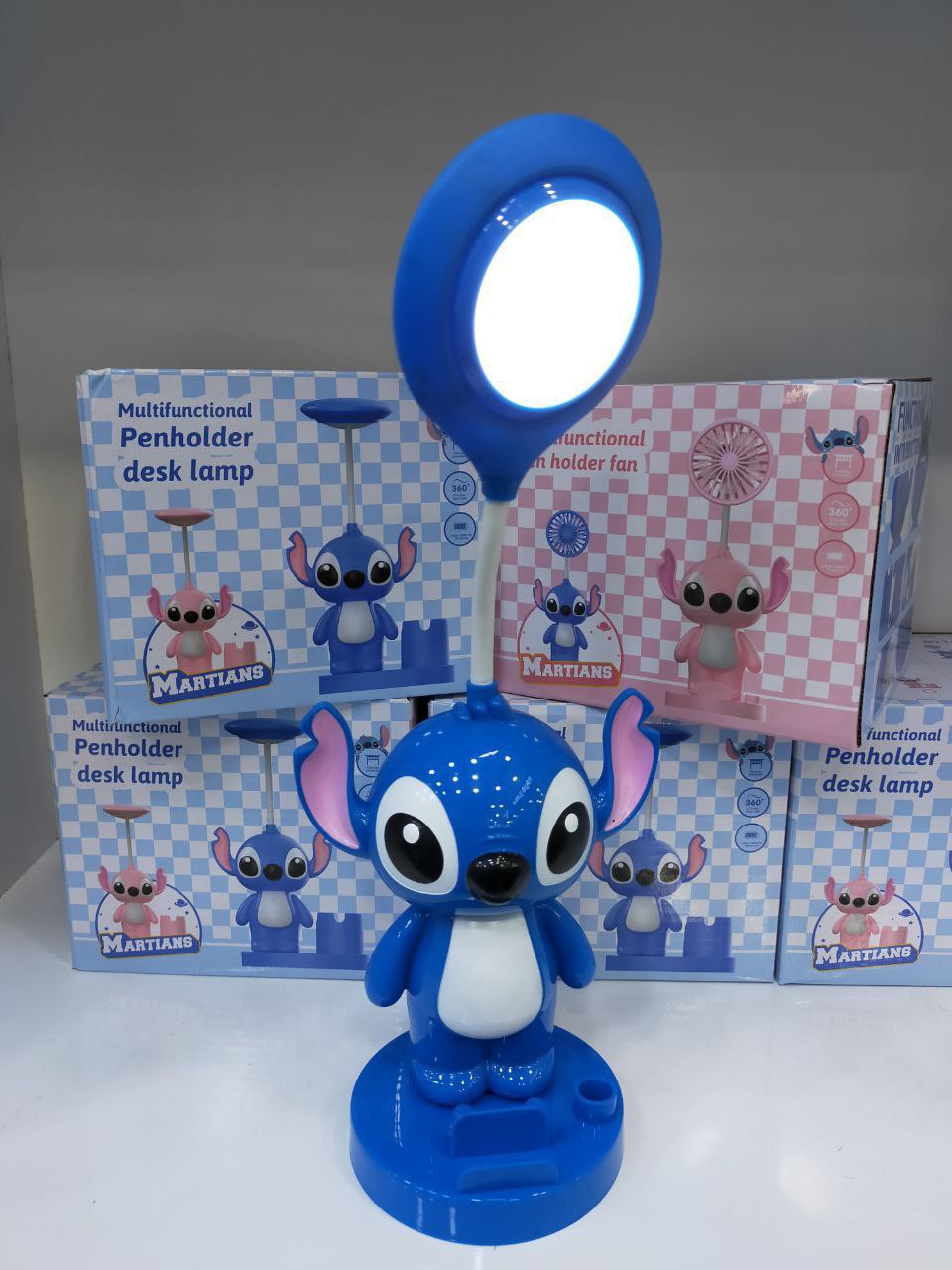 Lampe de table LED pour enfants Hero avec support pour téléphone مصباح طاولة LED للأطفال مزود بحامل للهاتف