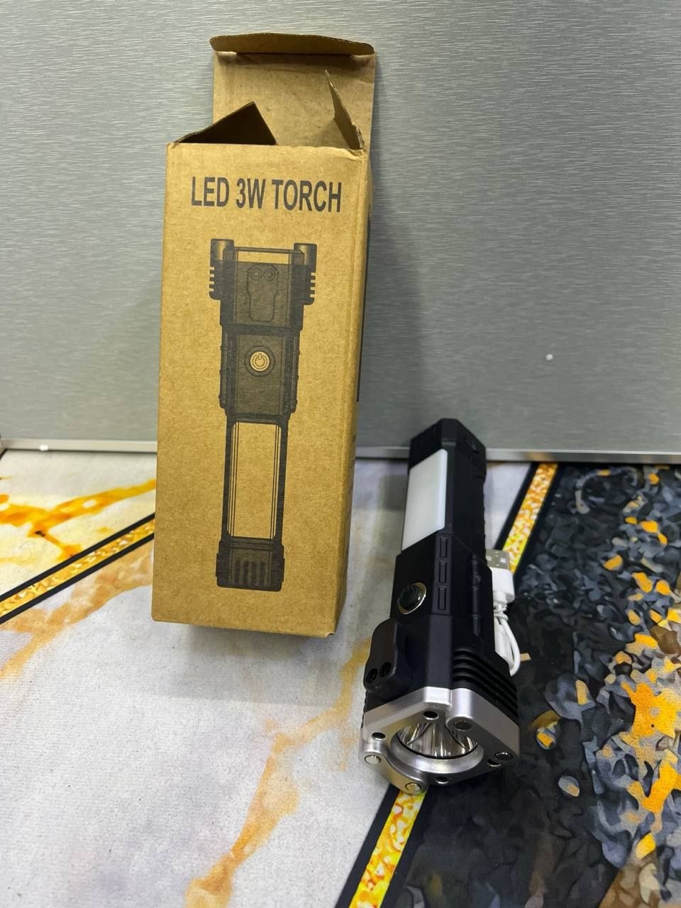 مصباح يدوي LED قابل لإعادة الشحن بقوة 3 واط LED 3W Torch Lampe Torche LED 3W Rechargeable