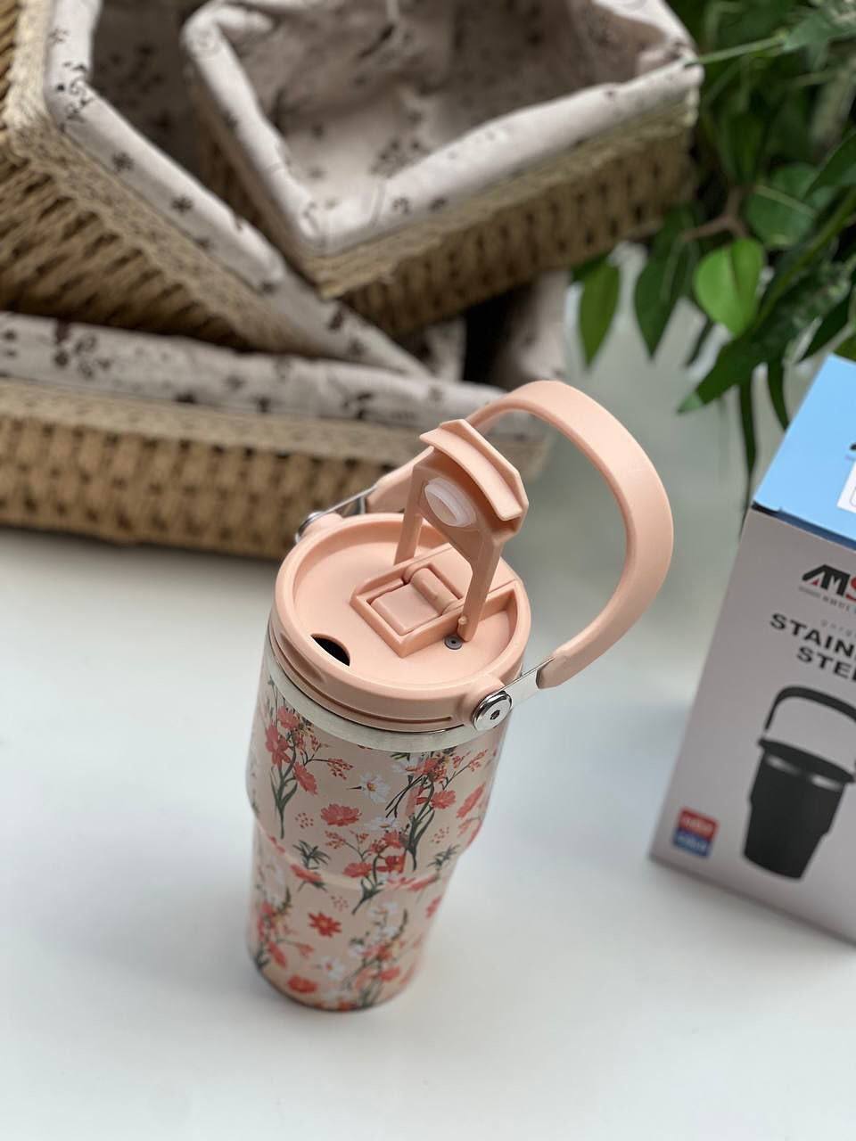 Gobelet en acier inoxydable avec motif floral  كوب من الفولاذ المقاوم للصدأ مع زخارف