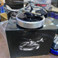 معطر جو السيارة الشمسي الدوار موزع عطر على شكل طائرة هليكوبتر Désodorisant solaire rotatif pour voiture est un diffuseur de parfum en forme d'hélicoptère en alliage métallique