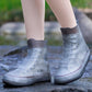 أغطية أحذية قابلة لإعادة الاستخدام وقابلة للطي ومقاومة للماء Couvre-chaussures imperméables réutilisables et pliables avec semelle en caoutchouc