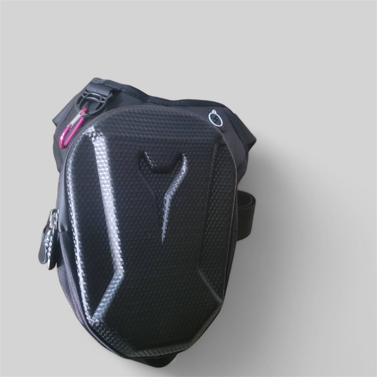 Sacoche Moto Étanche à Coque Rigide حقيبة دراجة نارية صلبة مقاومة للماء