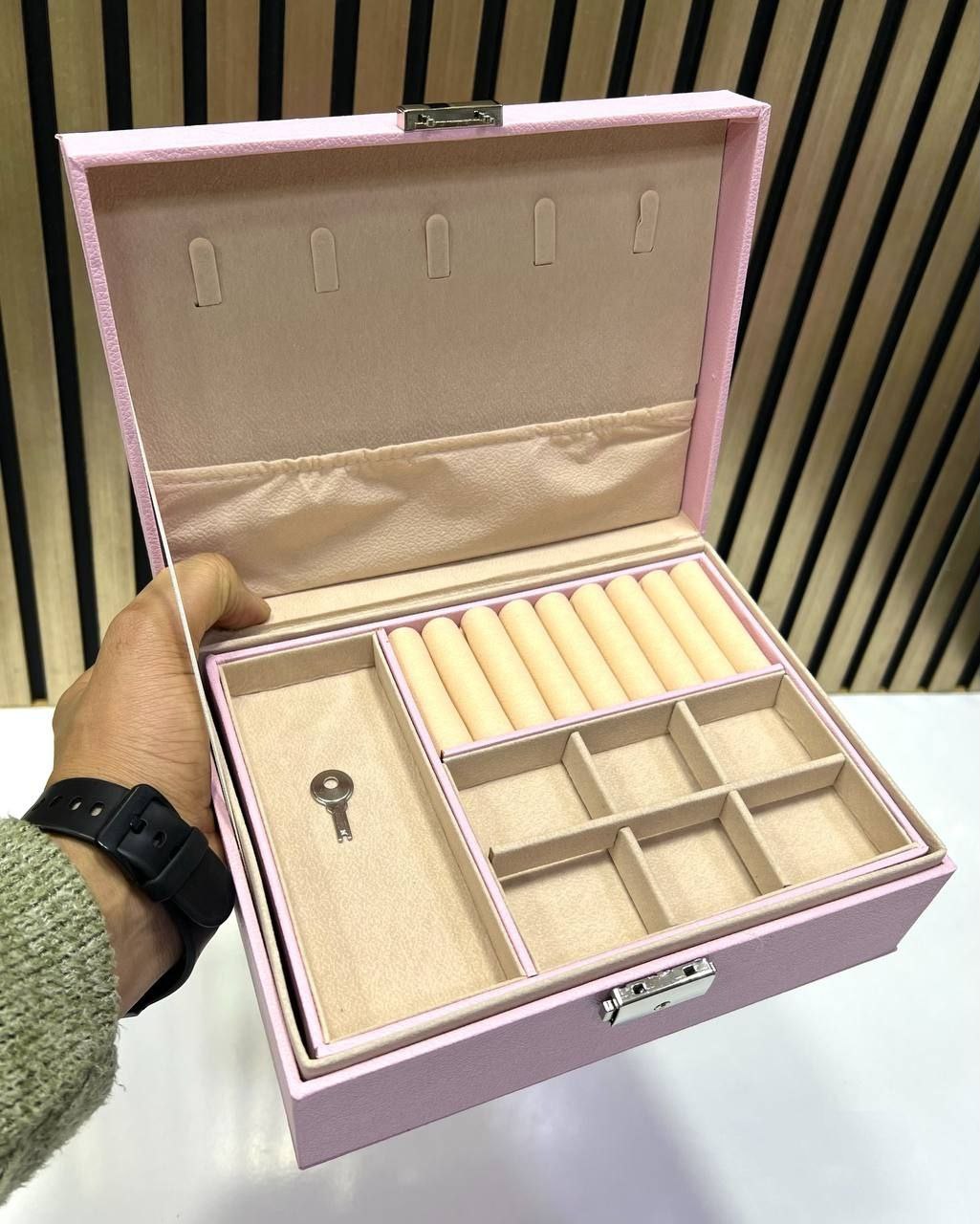 صندوق مجوهرات فاخر مع قفل مفتاح Boîte à bijoux de luxe avec serrure à clé