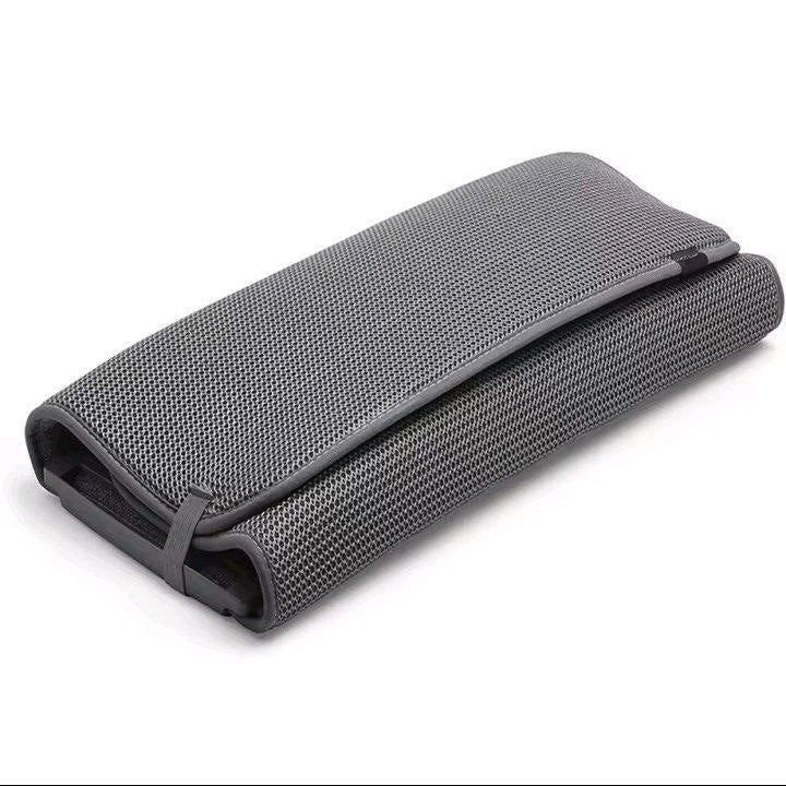 مصفاة أطباق صغيرة الحجم على شكل حصيرة Egouttoir à vaisselle compact de type tapis ou support pliable