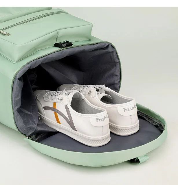 Fitness travel bag Sac à dos de voyage de grande capacité pour femmes et hommes حقيبة ظهر سفر كبيرة السعة للنساء والرجال