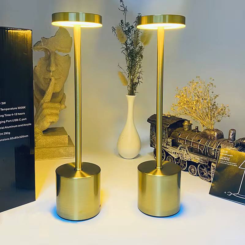 USB Table Lamp مصباح طاولة يعمل بمنفذ USB