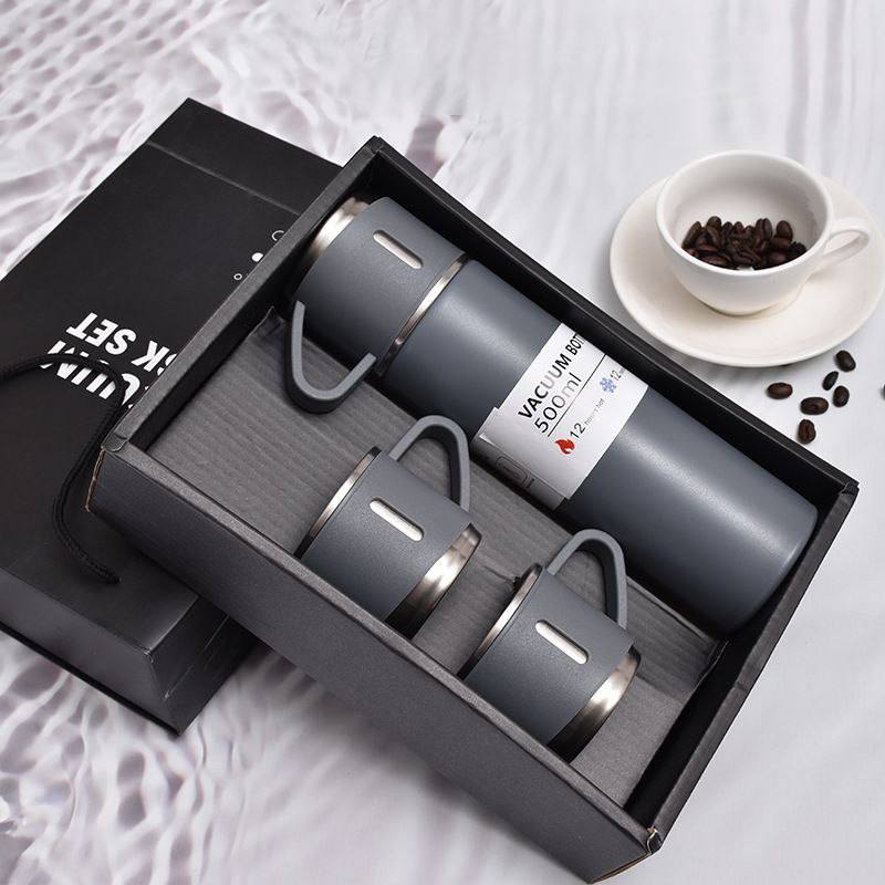 Vacuum Flask Set with 3 Stainless Steel Cups Combo 500ml  طرموس لحفظ المشروبات الساخنة والباردة Thermos